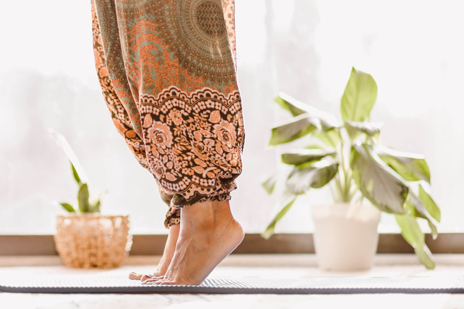 5 Yoga Poses for Feet LexiYoga