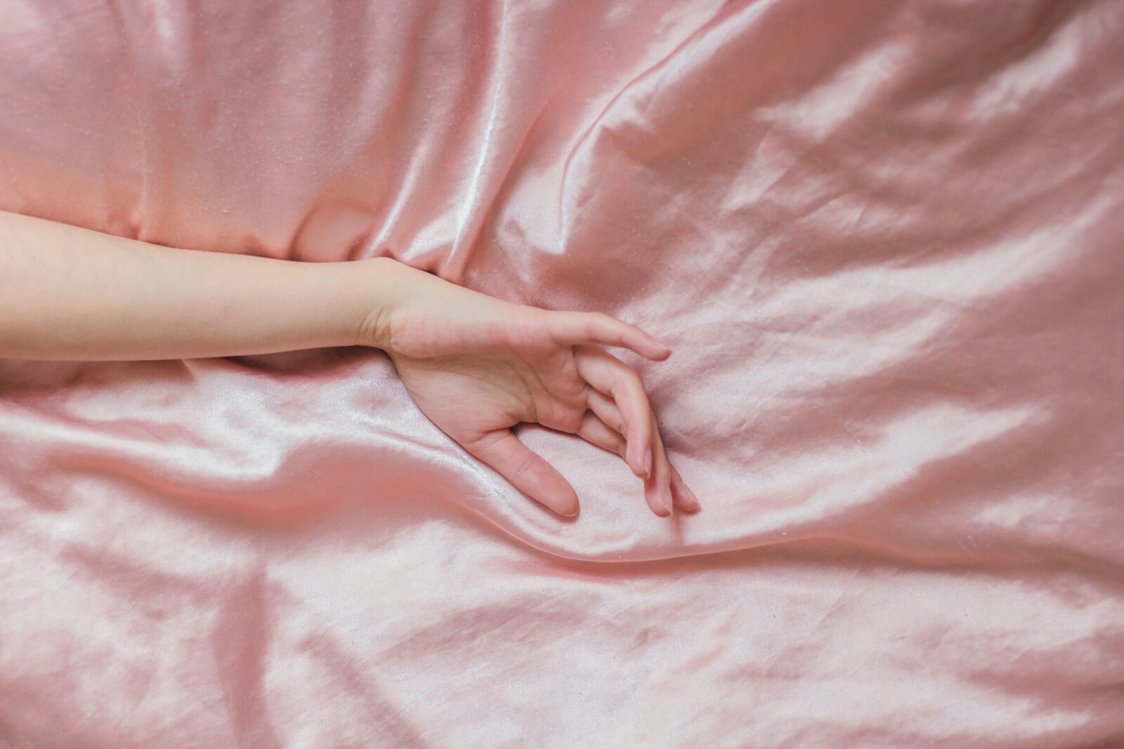 Feng Shui your Bedroom for Romance | LexiYoga